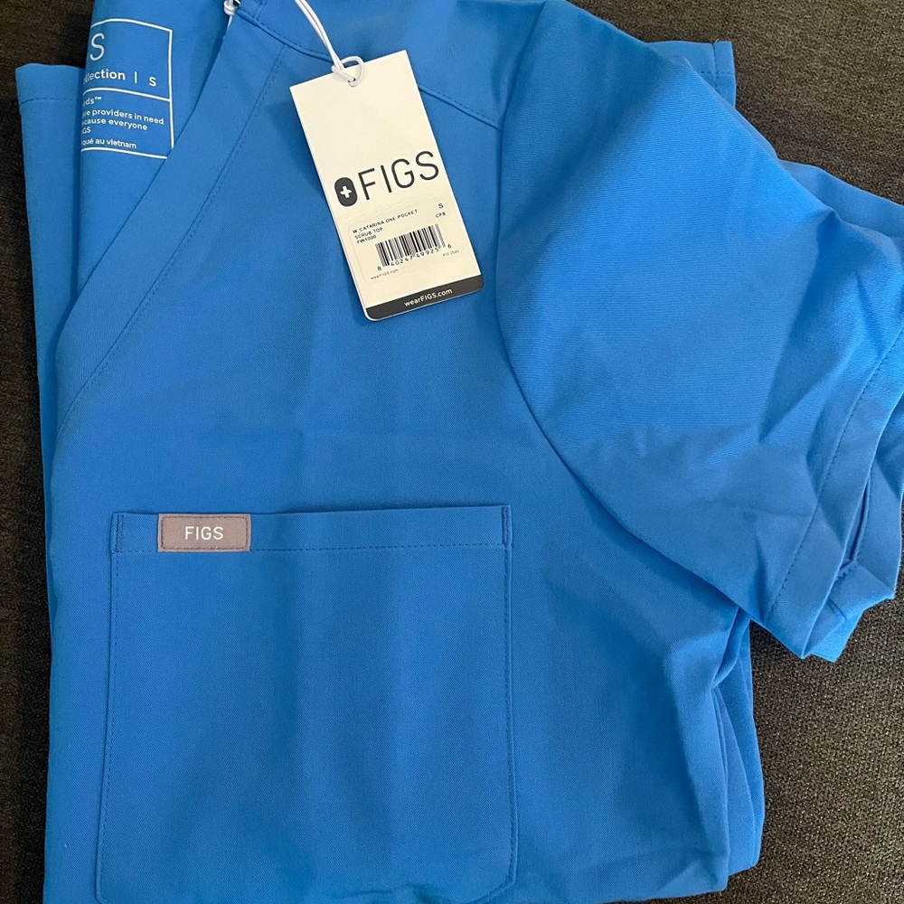 Figs caterina scrub top capri blue